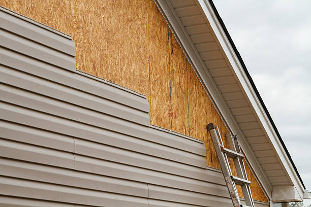 24/7 Emergency Storm Damage Siding Repair experts in Riverside, CT